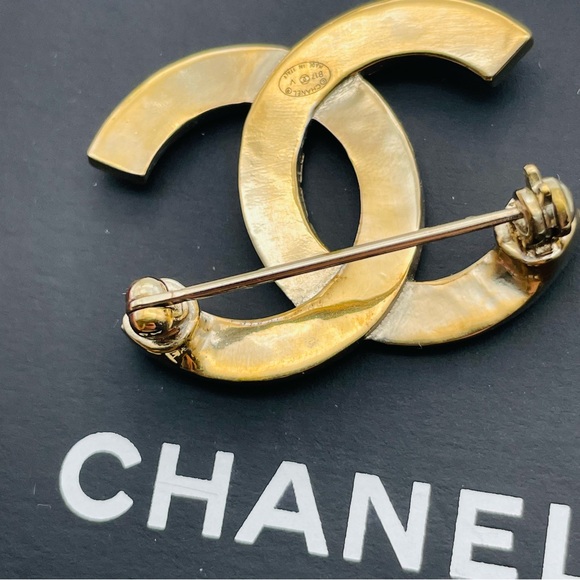 Chanel CC Crystal Quilted Brooch - Picture 7 of 7